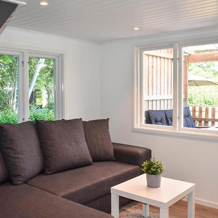 2 Bedroom Amazing Home In Fjaelkinge Exterior photo
